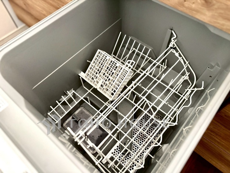 キッチン 【Kitchen】音や香りがリビングへと広がる心地よさ。家族との距離が近い対面キッチン。自然と人が集まる空間です。