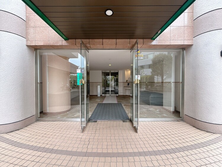 その他 上質感漂う玄関アプローチです。