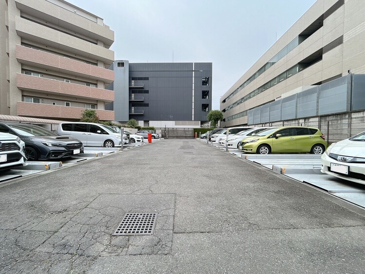 駐車場 【駐車場】週末は家族でドライブが楽しめますね。※空き状況は都度ご確認下さい。