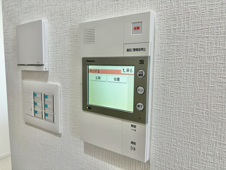 その他 誰が来てもわかる様にモニター付きインターホンを設置。