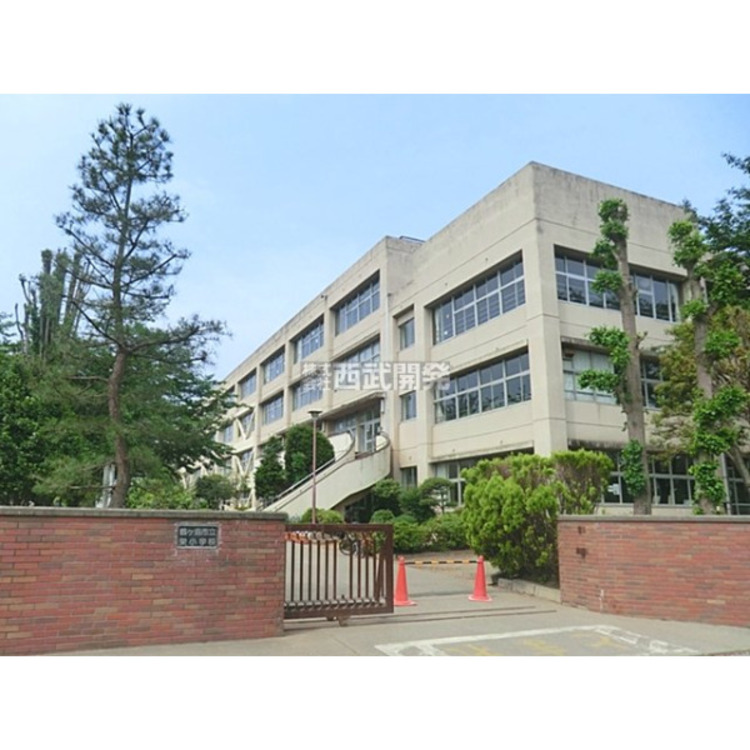 周辺 栄小学校(約750m)