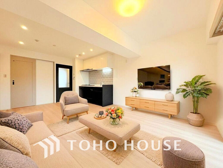 内装 広がりのある住空間、家族が集まるリビング・ダイニング(家具は全てCGです)