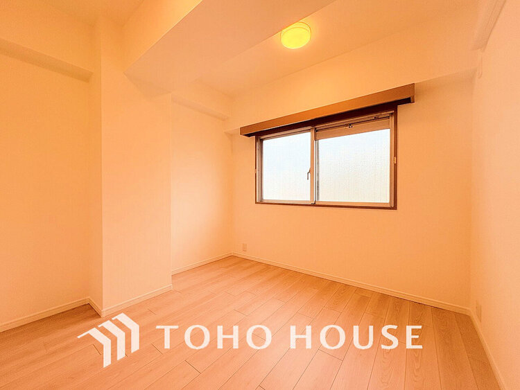 内装 シンプルですっきりとした室内は飽きのこない居心地の良い雰囲気