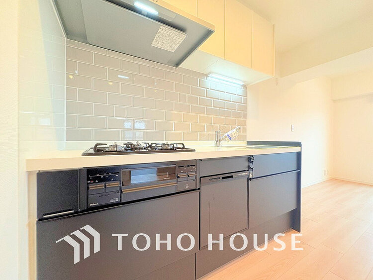 キッチン シンプルな部屋の雰囲気に溶け合うナチュラルキッチン