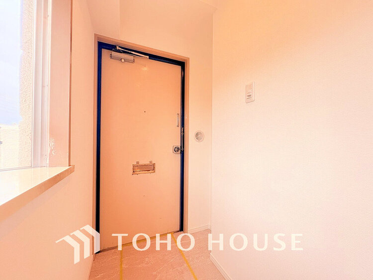 玄関 落ち着いた雰囲気の玄関、家族の帰りを暖かく迎えてくれます