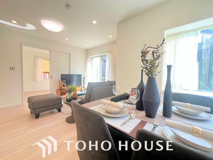 内装 ゆったりとくつろげる上質なリビングダイニングは、あなたの暮らしに価値のある時間を演出してくれます