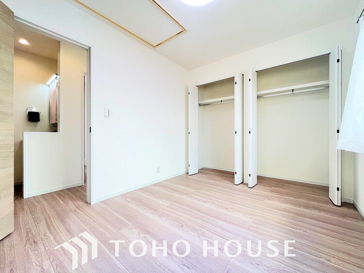 内装 シンプルですっきりとした室内は飽きのこない居心地の良い雰囲気