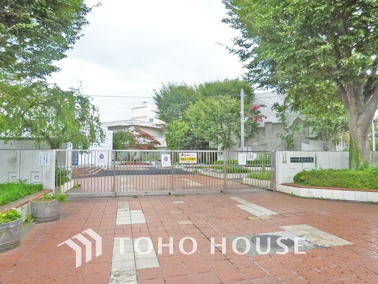 周辺 横浜市立寺尾中学校　距離2100m