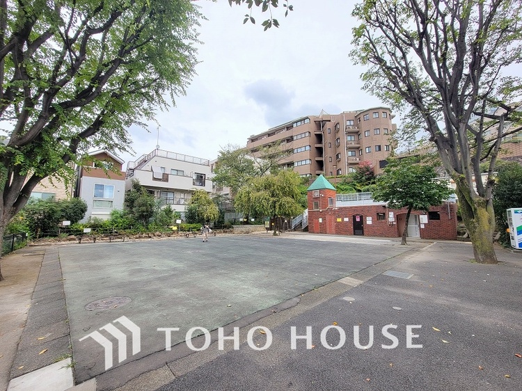 周辺 渋谷区立本町公園　距離300ｍ