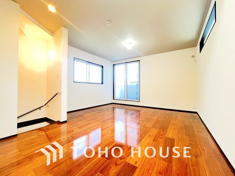 内装 家族みんなが爽やかに過ごせるように、光をたっぷり取り込んだLDK