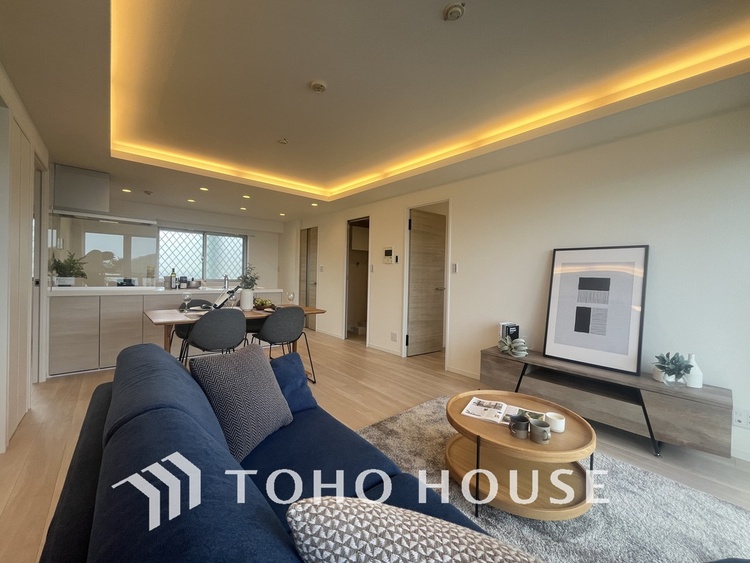 内装 広がりのある住空間、家族が集まるリビング・ダイニング