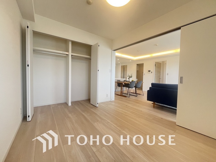 内装 シンプルですっきりとした室内は飽きのこない居心地の良い雰囲気です