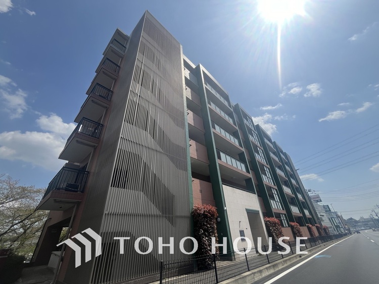 外観 〜大切なペットとの生活〜開放感あるルーフバルコニー付き住戸〜リノベーション済み〜