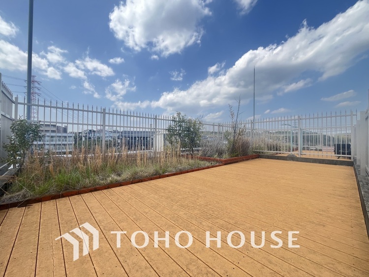 バルコニー 広々としたルーフバルコニーでガーデニングや家庭菜園などにいかがですか