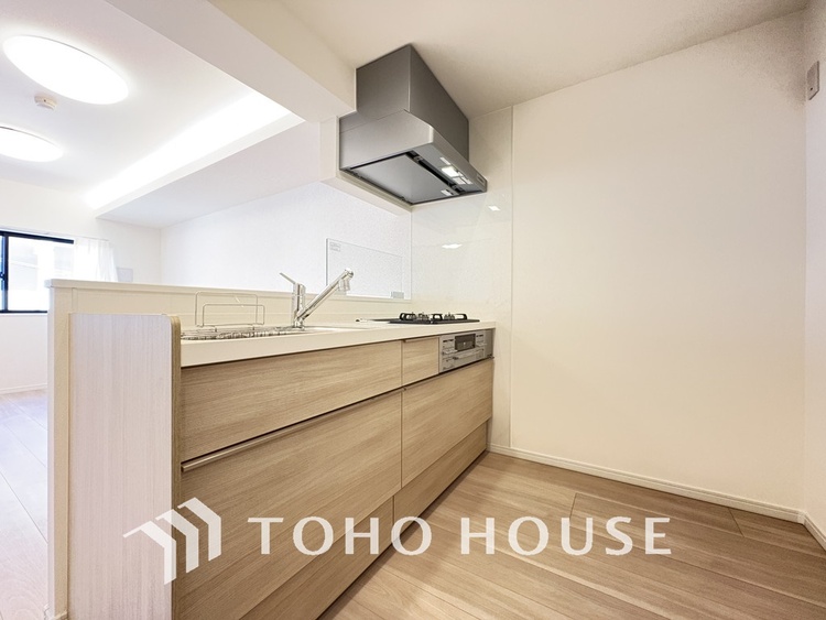 キッチン シンプルな部屋の雰囲気に溶け合うナチュラルキッチン