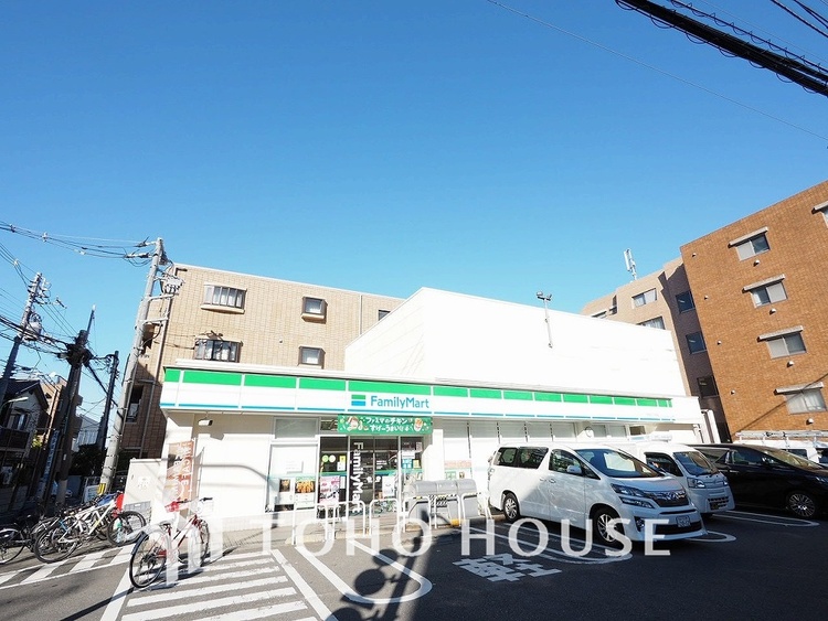 周辺 ファミリーマート 世田谷二丁目店　距離170ｍ
