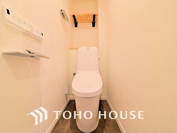 トイレ トイレには快適な温水洗浄便座付