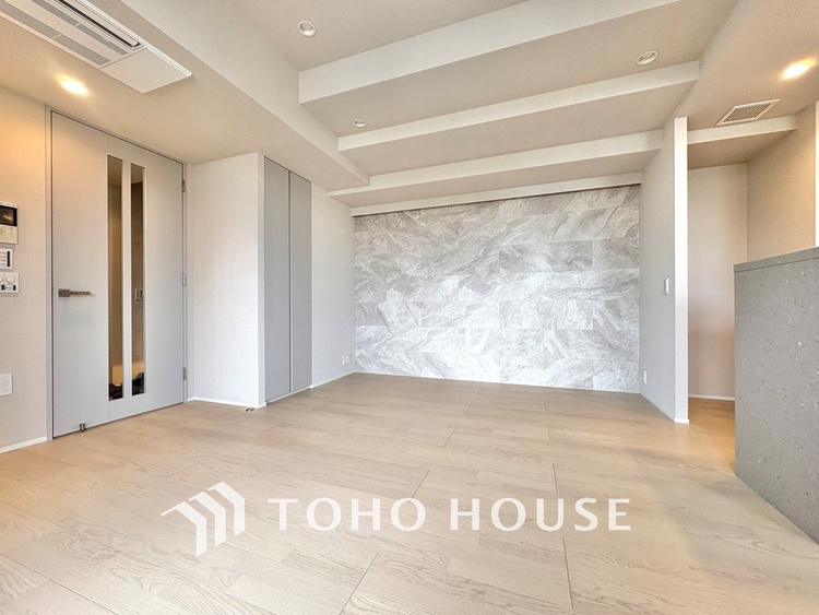 内装 「想像していた以上に広い」が写真を撮っているときの感想です。家事動線に配慮したプランによりご家族がくつろげる明るく広い空間が確保できました。