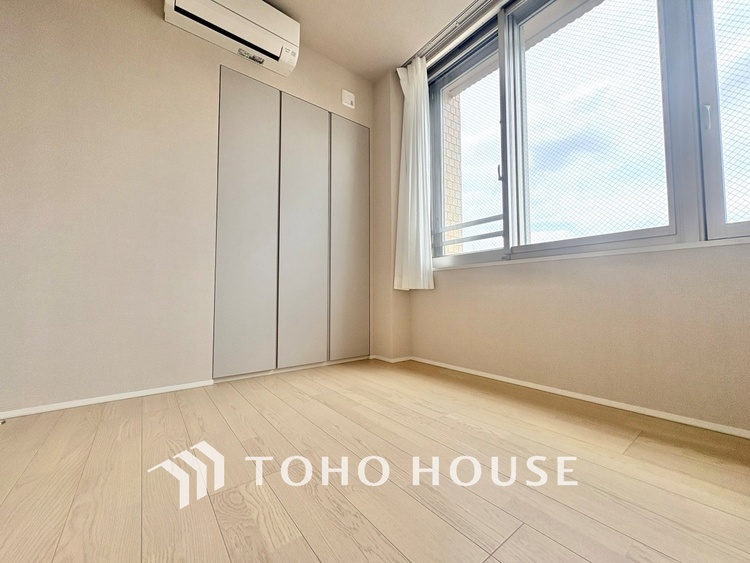 その他 採光や風通しを考えて設計された間取り。近隣との視線を考え、街全体で調整される窓位置。外観だけでなく、そこに住まうご家族の心地よさを最優先しました。