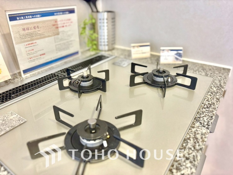 キッチン 【KITCHEN】◆家族のおはよう◆の声を笑顔で迎えてあげられるシステムキッチン。朝ごはんが楽しみでちょっと早起きしたくなるんです。