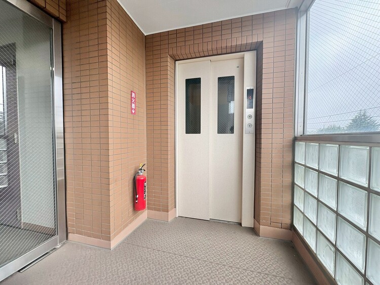 その他 エレベーター完備のため荷物が多くなっても安心。