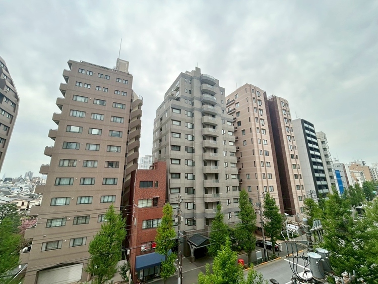 その他 眺望や窓からの景色が良いと、家で過ごす時間も快適です。