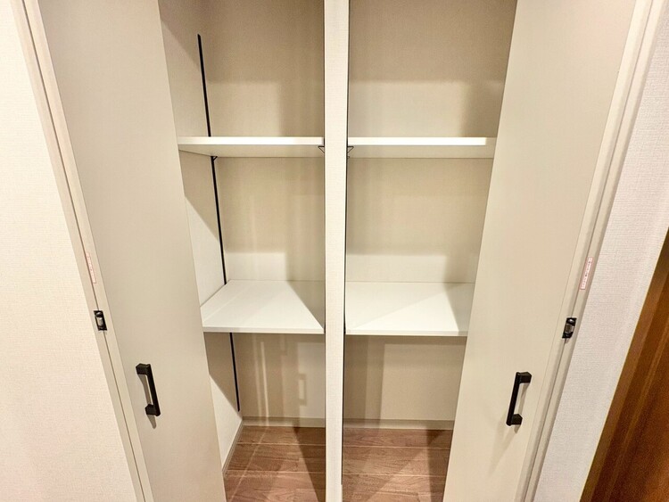 その他 家電やスーツケース、ストック品など何でも片付く嬉しい空間です。
