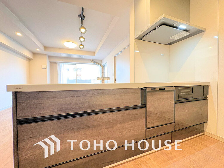 キッチン シンプルな部屋の雰囲気に溶け合うナチュラルキッチン