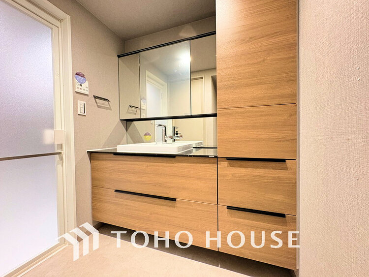 洗面 豊富な収納スペース、身支度のしやすい洗面所