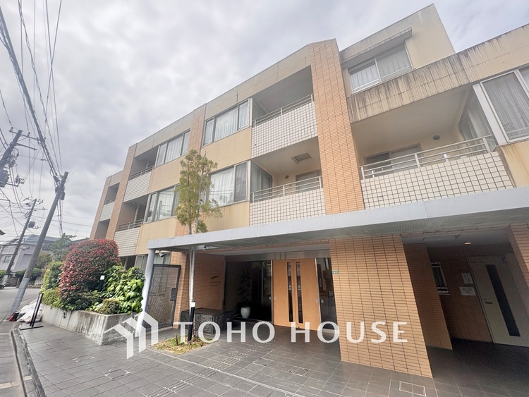 外観 漂う上質な空気感、マンションに入れば「おかえりなさい」と笑顔で迎えてくれるエントランス。最良の心配りを感じるマンションでした。