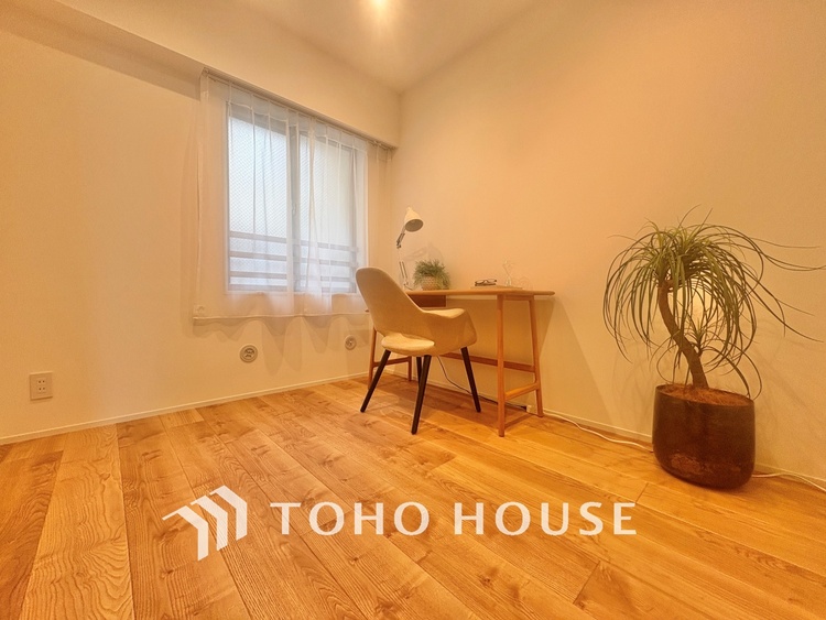 その他 採光や風通しを考えて設計された間取り。近隣との視線を考え、街全体で調整される窓位置。外観だけでなく、そこに住まうご家族の心地よさを最優先しました。