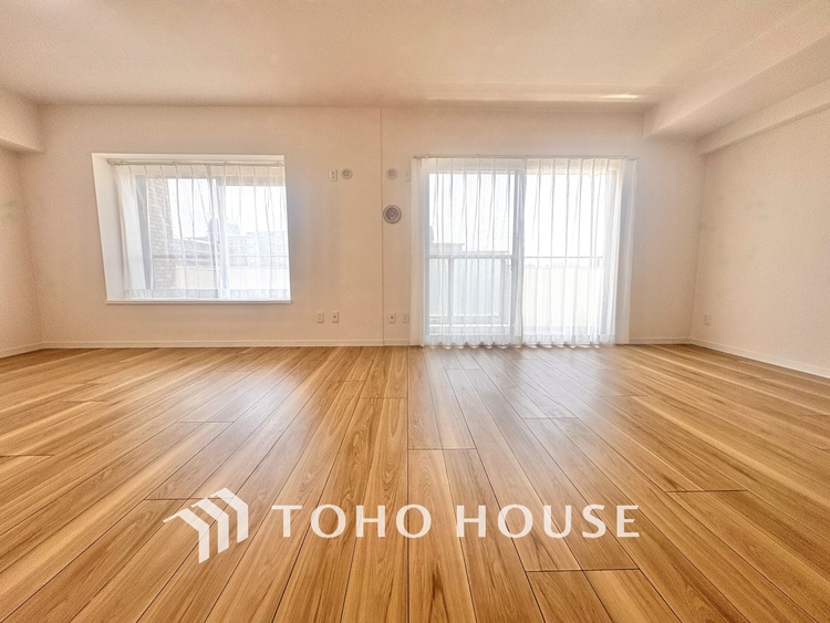 内装 ※生成AIによるイメージです。家具・小物は販売価格に含まれません。忙しい朝でも、しっかり食事をして頂けるゆとりある大きさのダイニングスペース。