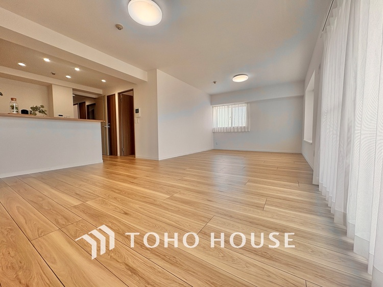 内装 ※生成AIによるイメージです。家具・小物は販売価格に含まれません。感性を育むプライベートルームはシンプルでスマートな空間。好みの空間で読書をしたり、音楽を聞いたりと一人の時間も充実したものにできます。