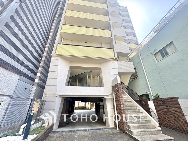 外観 漂う上質な空気感、マンションに入れば「おかえりなさい」と笑顔で迎えてくれるエントランス。最良の心配りを感じるマンションでした。