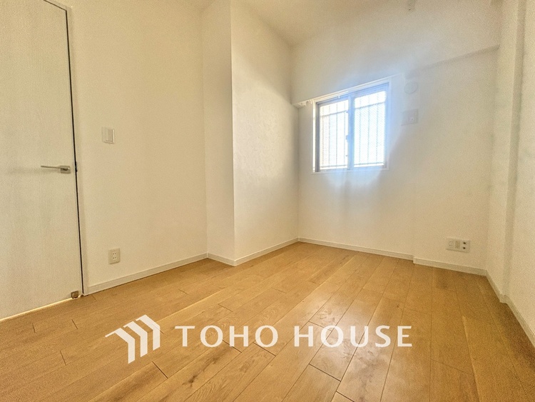 内装 採光や風通しを考えて設計された間取り。近隣との視線を考え、街全体で調整される窓位置。外観だけでなく、そこに住まうご家族の心地よさを最優先しました。