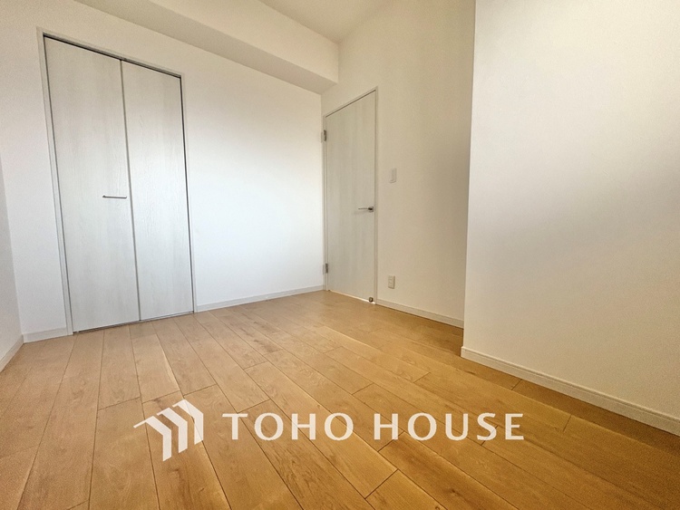 内装 採光や風通しを考えて設計された間取り。近隣との視線を考え、街全体で調整される窓位置。外観だけでなく、そこに住まうご家族の心地よさを最優先しました。