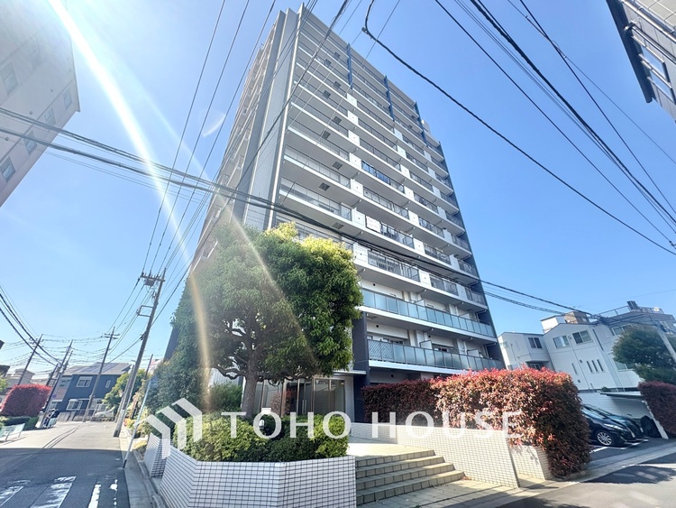 外観 漂う上質な空気感、マンションに入れば「おかえりなさい」と笑顔で迎えてくれるエントランス。最良の心配りを感じるマンションでした。