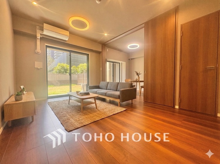 内装 ※生成AIによるイメージです。家具・小物は販売価格に含まれません。忙しい朝でも、しっかり食事をして頂けるゆとりある大きさのダイニングスペース。