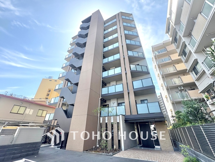 外観 漂う上質な空気感、マンションに入れば「おかえりなさい」と笑顔で迎えてくれるエントランス。最良の心配りを感じるマンションでした。