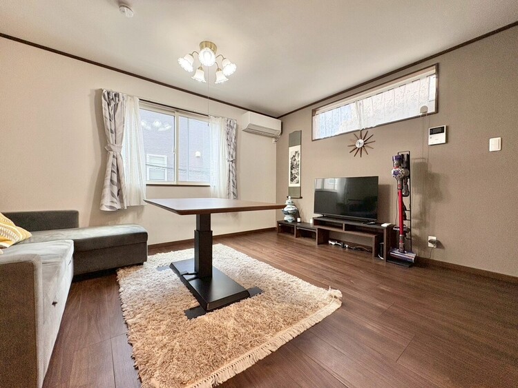 居間 過ごす時間が、たくさんの思い出として紡がれていく場所。