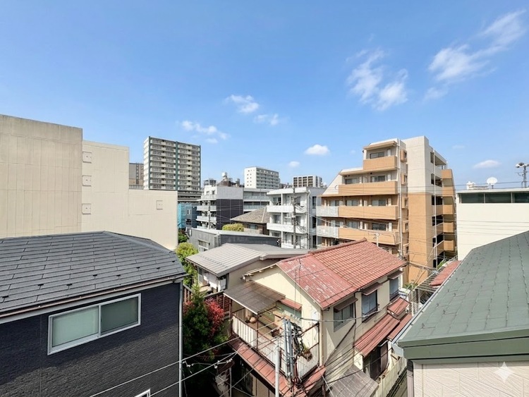 バルコニー 頬をなでる、優しい風を感じることが出来ます。