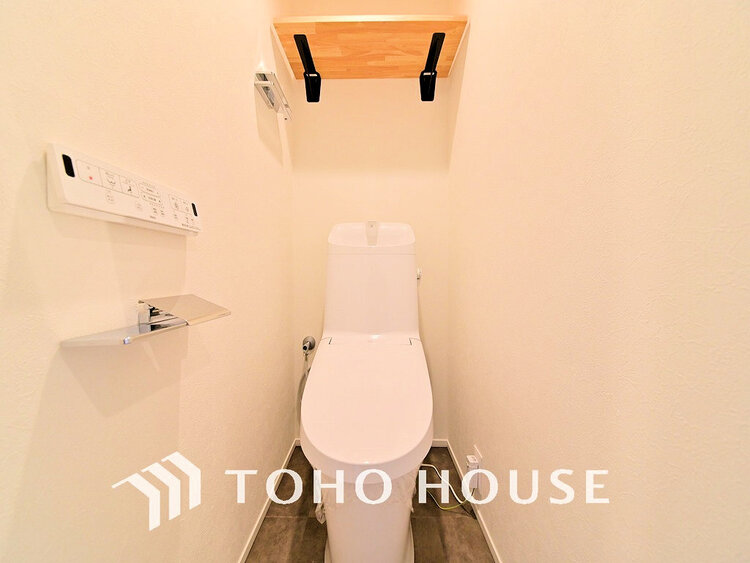 トイレ トイレには快適な温水洗浄便座付