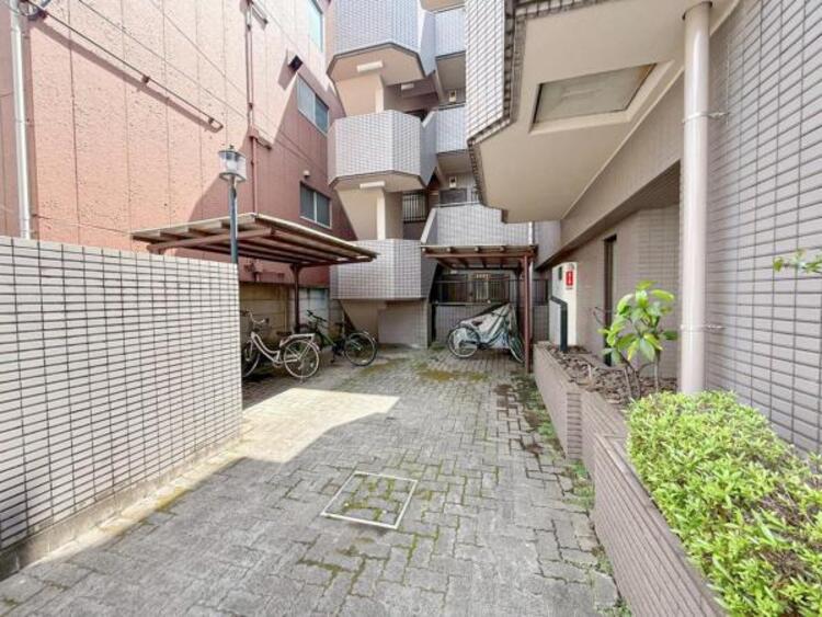 その他 〜共用部の駐輪場〜 