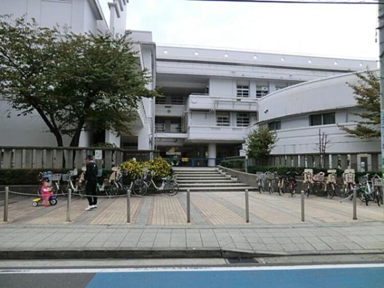 周辺 横浜市立本町小学校まで約210ｍ