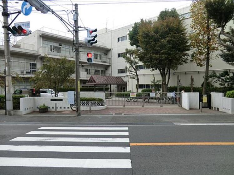 周辺 横浜市立北方小学校まで約210ｍ