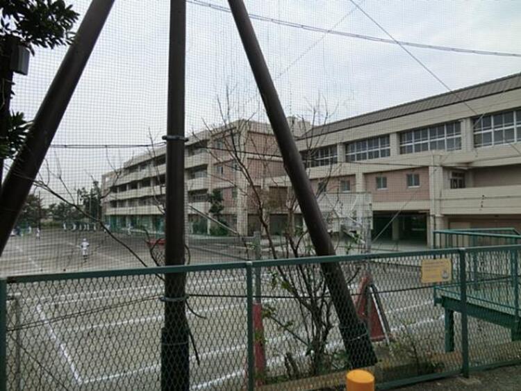 周辺 横浜市立仲尾台中学校まで約1700ｍ
