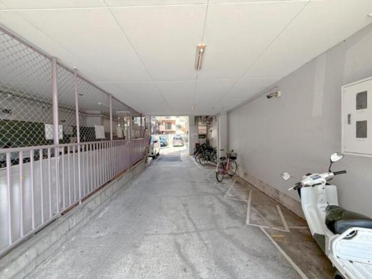 その他 〜共用部の駐輪場〜 
