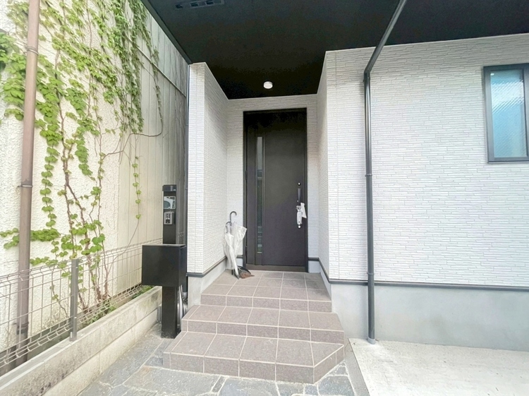 玄関 玄関を開ければ、そこは安らぎのご自宅。