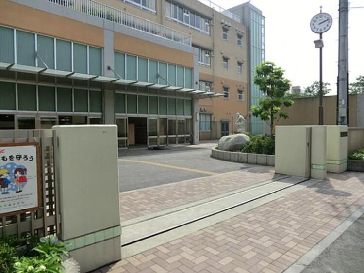 周辺 川中島中学校	1090m
