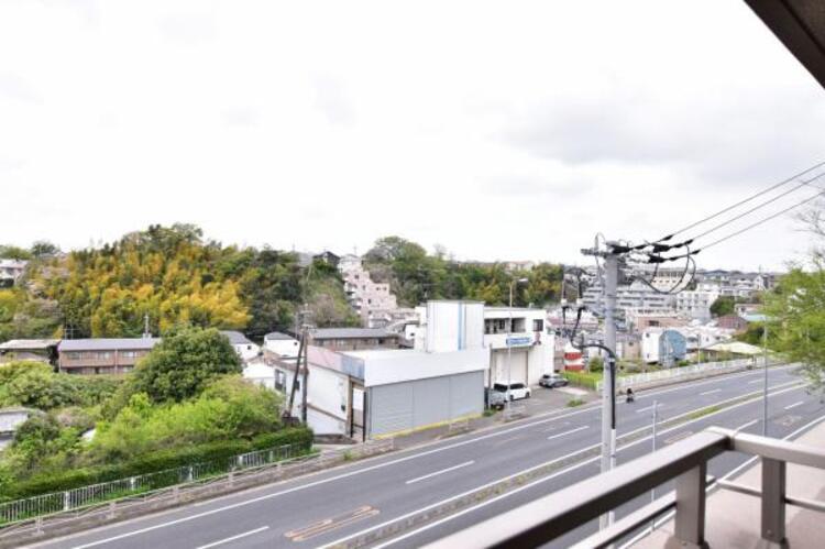 その他 開放感のある眺望。季節による景色の変化を　日常の生活と共に感じてください。